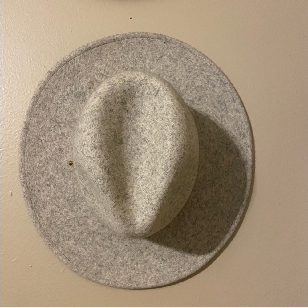 Lack of color the Mack hat